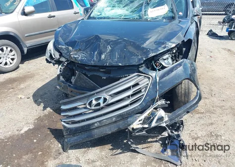 2017 Hyundai Santa Fe Sport 2.4L z USA, uszkodzony, nr VIN 5NMZUDLB0HH046987